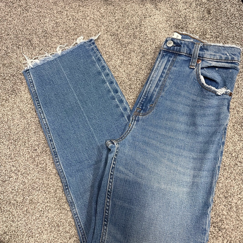 Abercrombie High Waisted Jeans 28